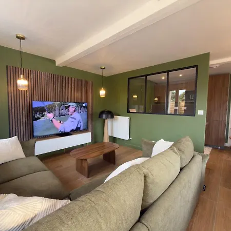 Hébergement de vacances Maison Rénovée Avec Jardin, Barbecue, 2 Parkings