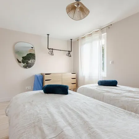Maison Renovee Avec Jardin, Barbecue, 2 Parkings * Saint-Folquin